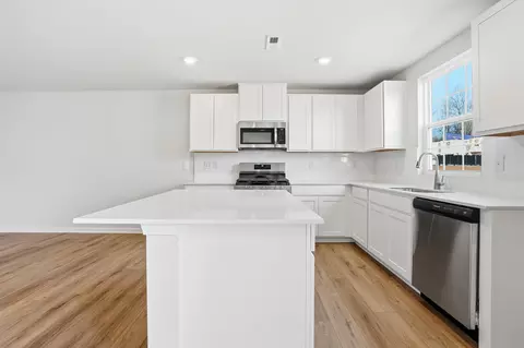 Kitchen - 838 Mahaffey Ct, Spartanburg, SC 29301 photo 2 of 4