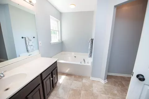 Bath - 486 Brighton Woods Dr, Moore, SC 29369 photo 1 of 3