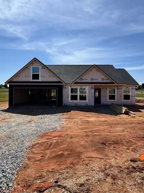 121 Crooked Tree Dr, Gaffney, SC 29341