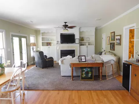 Living - 106 Hampton Dr, Gaffney, SC 29341 photo 1 of 3