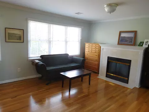 Living - 106 Hampton Dr, Gaffney, SC 29341 photo 3 of 3