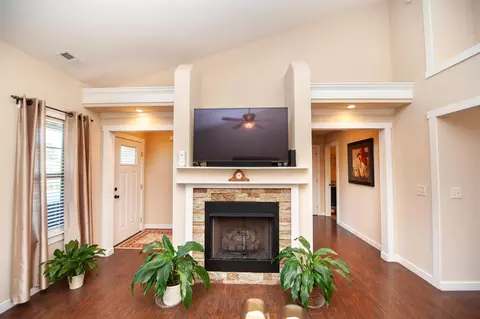 Entry Way - 223 Sweetgrass Dr, Chesnee, SC 29323 photo 2 of 3