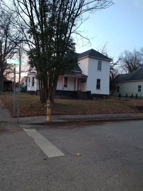 203 Poplar St, Gaffney, SC 29341