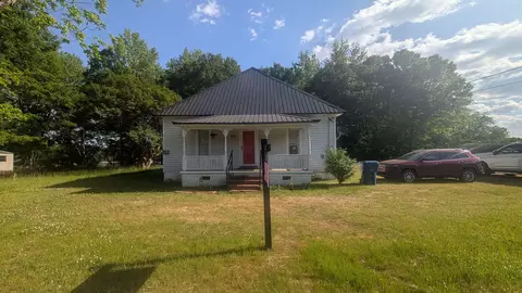 200 Poole St, Woodruff, SC 29388
