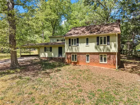 102 Clark Hill Dr, Inman, SC 29349