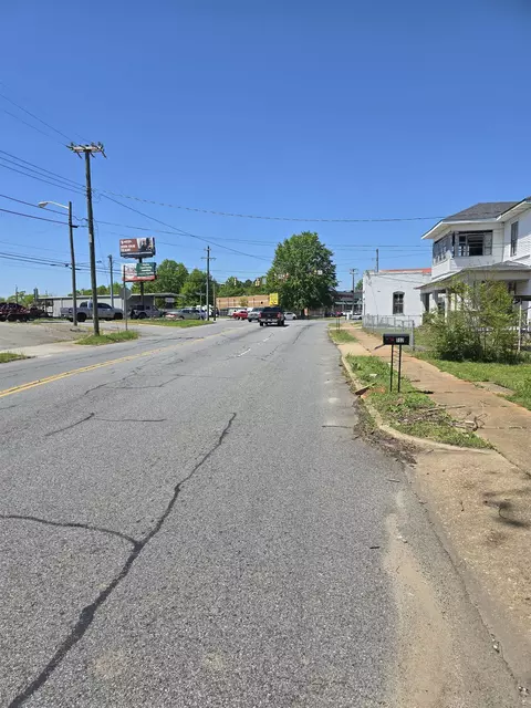 530526524 W Frederick St, Gaffney, SC 29341