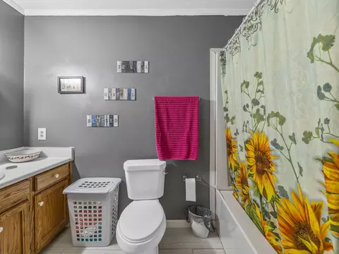 Bath - 118 Brookside Dr, Union, SC 29379 photo 2 of 3