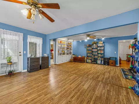 Living - 118 Brookside Dr, Union, SC 29379 photo 5 of 8