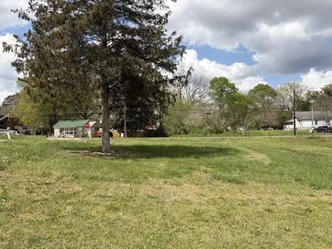 302 E Lime St, Blacksburg, SC 29702 photo 2