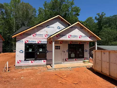 12 Poplar St, Woodruff, SC 29388