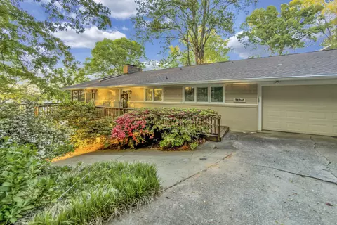132 Lake Bowen Dr, Inman, SC 29349