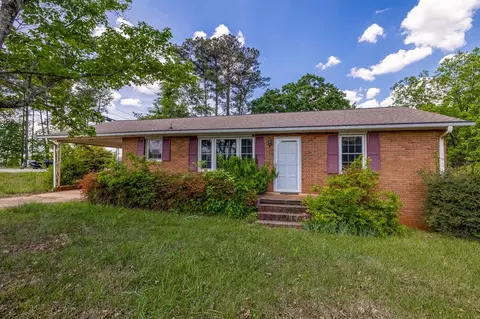 102 W Carolina St, Duncan, SC 29334