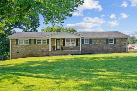 102 Hilldale Dr, Boiling Springs, SC 29316