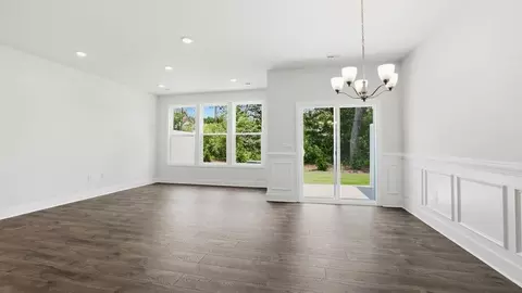 Living - 612 Jules Ln, Moore, SC 29369 photo 3 of 3