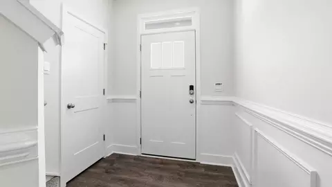 Entry Way - 612 Jules Ln, Moore, SC 29369 photo 2 of 6