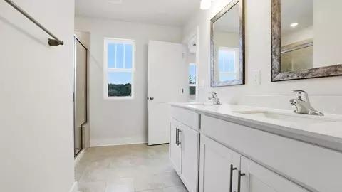 Bath - 612 Jules Ln, Moore, SC 29369 photo 2 of 3
