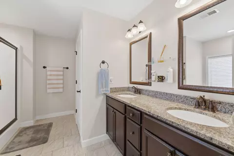Bath - 211 Sunward Path, Inman, SC 29349 photo 2 of 5