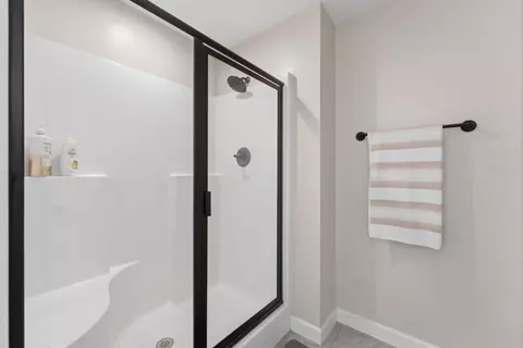 Bath - 211 Sunward Path, Inman, SC 29349 photo 3 of 5