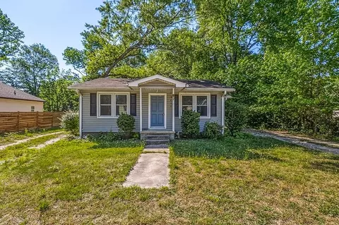 2 Kitty Ln, Taylors, SC 29687