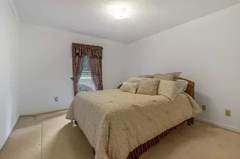 Bedroom - 107 S Pointe Ct, Moore, SC 29369 photo 2 of 6