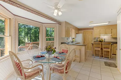 Dining - 107 S Pointe Ct, Moore, SC 29369 photo 2 of 2