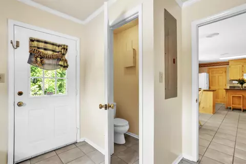 Entry Way - 107 S Pointe Ct, Moore, SC 29369 photo 3 of 3