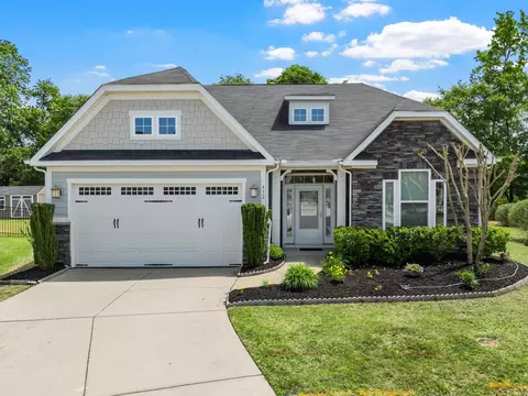 432 Fieldsview Ln, Simpsonville, SC 29681