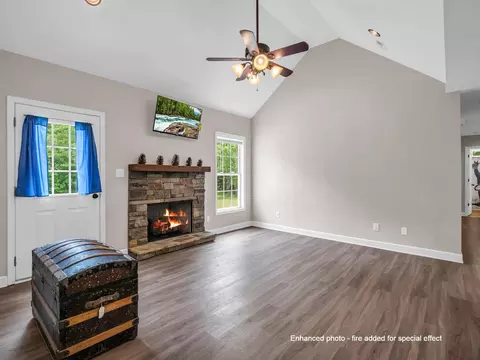 Living - 216 Hillcrest Dr, Gaffney, SC 29340 photo 2 of 3