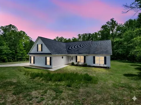 Exterior - 216 Hillcrest Dr, Gaffney, SC 29340 photo 2 of 10