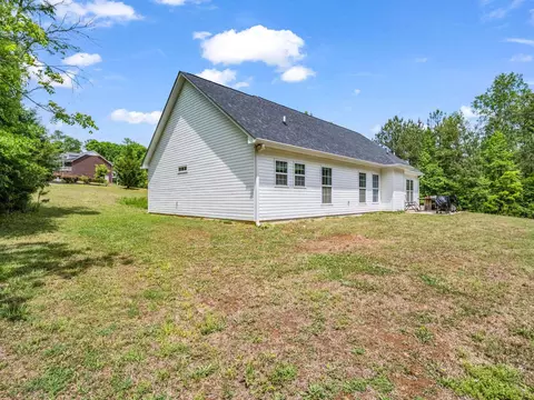 Exterior - 216 Hillcrest Dr, Gaffney, SC 29340 photo 7 of 10