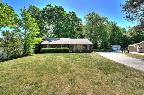 8 Rising Sun Ct, Taylors, SC 29687