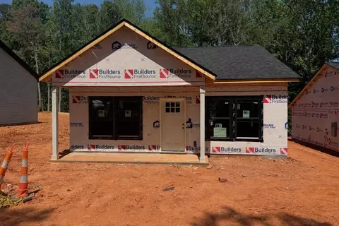 14 Poplar St, Woodruff, SC 29388