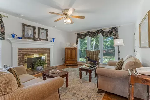 Living - 310 Meathward Cir, Moore, SC 29369 photo 1 of 2