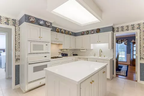 Kitchen - 310 Meathward Cir, Moore, SC 29369 photo 3 of 5