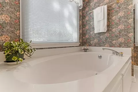 Bath - 310 Meathward Cir, Moore, SC 29369 photo 3 of 6