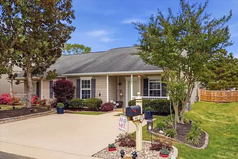 502 W Calhoun Crossing Ct, Spartanburg, SC 29307