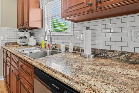 Kitchen - 1580 Settle Rd, Inman, SC 29349 photo 2 of 4