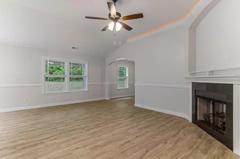 Living - 402 Bud Farmer Pl, Inman, SC 29349 photo 4 of 4