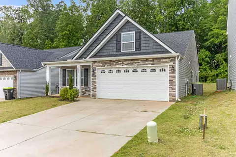 Exterior - 402 Bud Farmer Pl, Inman, SC 29349 photo 2 of 7