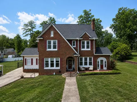 906 College Dr, Gaffney, SC 29340