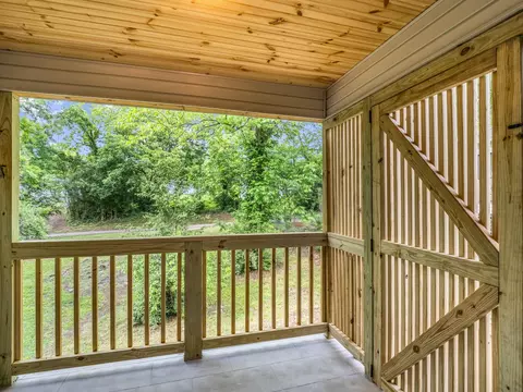 Exterior - 445 E Buford St, Gaffney, SC 29340 photo 2 of 11