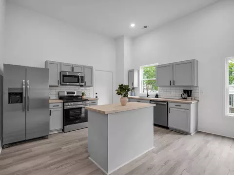Kitchen - 445 E Buford St, Gaffney, SC 29340 photo 3 of 5