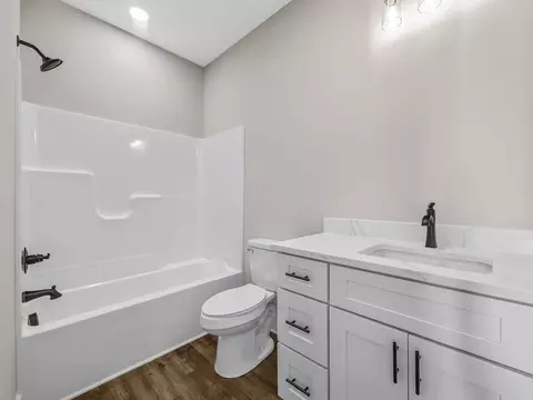 Bath - 106 Medical Science Dr, Union, SC 29379 photo 3 of 3