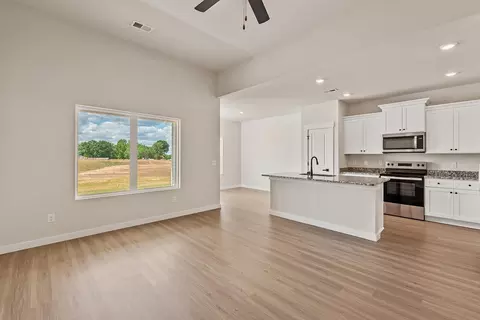 1069 Mossy Oak Dr, Moore, SC 29369 photo 5