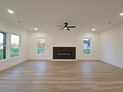 Living - 534 Dillon St, Chesnee, SC 29323 photo 2 of 2
