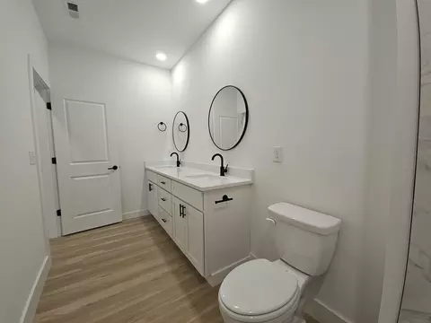 Bath - 534 Dillon St, Chesnee, SC 29323 photo 3 of 6