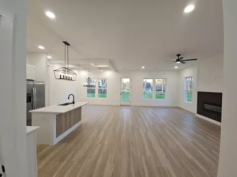 Living - 534 Dillon St, Chesnee, SC 29323 photo 1 of 2