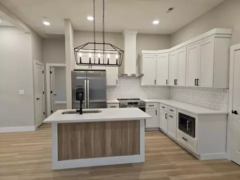 Kitchen - 528 Dillon St, Chesnee, SC 29323 photo 1 of 2