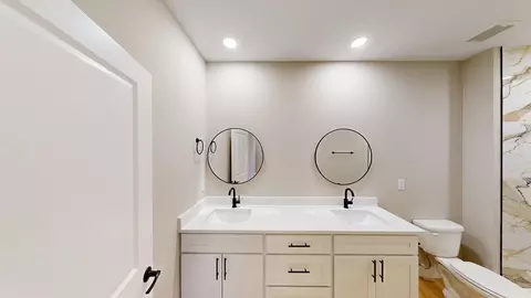 Bath - 540 Dillon St, Chesnee, SC 29323 photo 1 of 6