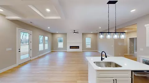 Living - 540 Dillon St, Chesnee, SC 29323 photo 2 of 2